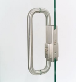 Central patch dead lock and pull handle in brushed stainless steel